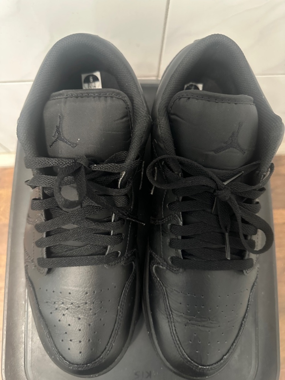 Nike Air Jordan 1 Low - Picture 5 of 14